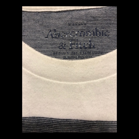 This is a striped t-shirt from abercrombie finch. - Picture 4 of 4